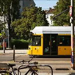 Daire Limehome Weserstrasse, Friedrichshain